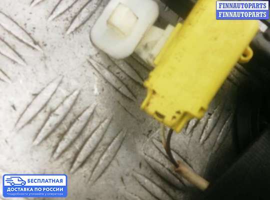 Ремень безопасности на Volkswagen Passat B7 (36)