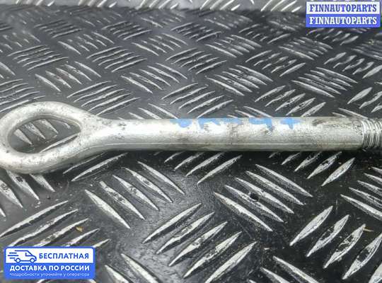 Крюк буксировочный на Toyota Harrier II (U30W)