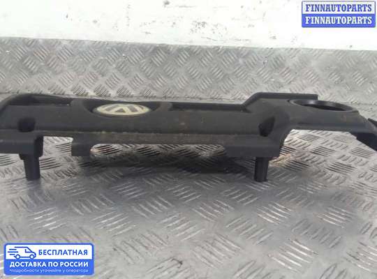 Крышка ДВС (декоративная) на Volkswagen Passat B6 (3C)