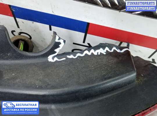 Фонарь задний на Nissan Tino V10
