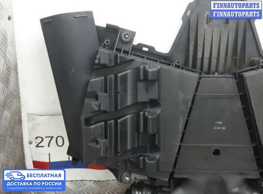 Корпус воздушного фильтра на Mercedes-Benz GL (X164)