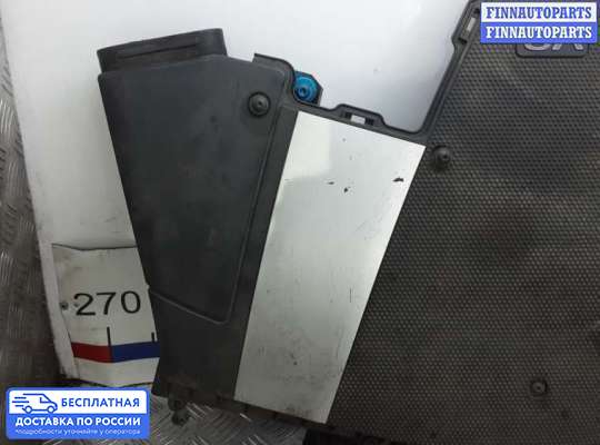 Корпус воздушного фильтра на Mercedes-Benz GL (X164)