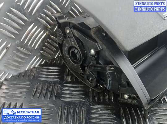 Дисплей бортового компьютера на Mercedes-Benz C (W204)