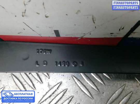 Поводок дворника на Toyota RAV4 II (XA20)