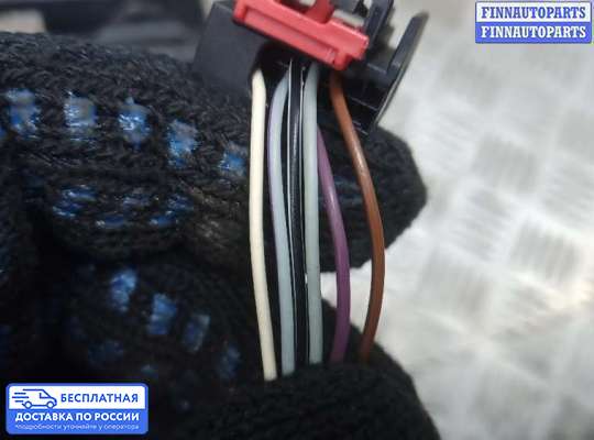 Зеркало боковое на Volkswagen Touran I (1T)