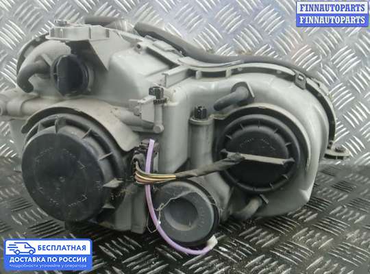 Фара передняя на Mercedes-Benz CLK (W209)