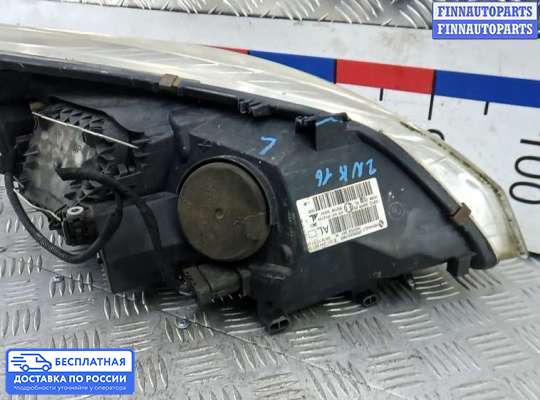 Фара передняя на Renault Megane III