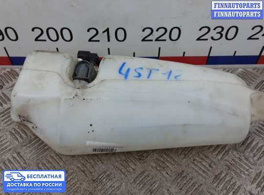 Бачок омывателя на Renault Duster