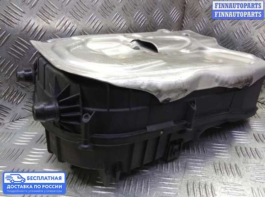 Корпус воздушного фильтра на Mercedes-Benz C (W204)