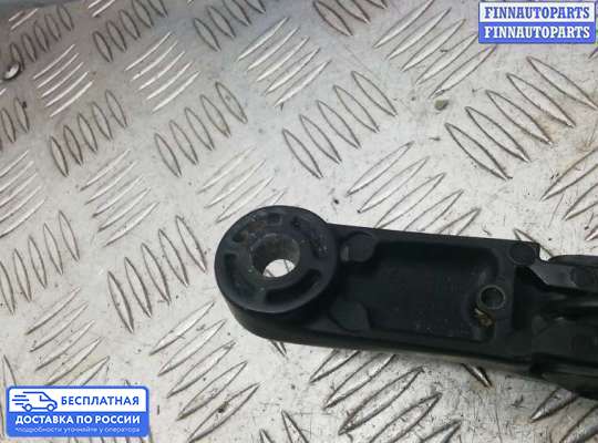 Поводок дворника на Opel Zafira B