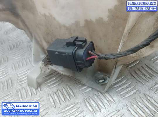 Бачок омывателя на Chrysler 300C I (LX)