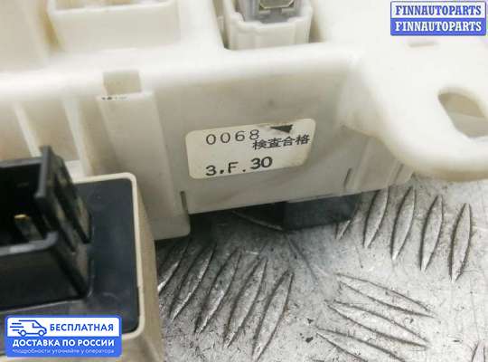 ЭБУ салона (Блок комфорта) на Toyota RAV4 II (XA20)