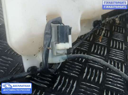 Бачок омывателя на Mitsubishi Pajero IV