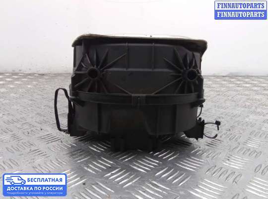 Корпус воздушного фильтра на Mercedes-Benz C (W204)