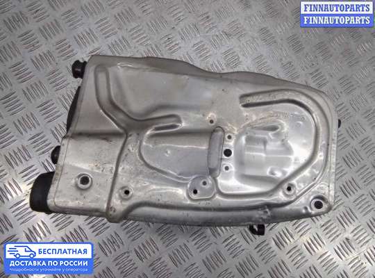 Корпус воздушного фильтра на Mercedes-Benz C (W204)