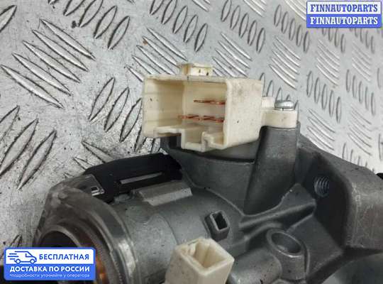 Замок зажигания с ключом на Toyota Verso AR20