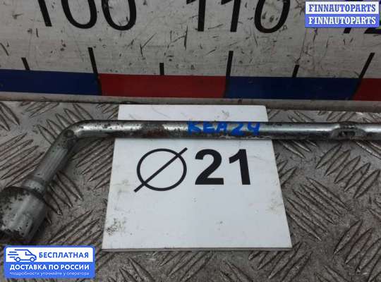 Ключ балонный на Kia Carnival II (VQ)