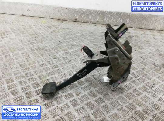 Педальный узел (педаль) на Nissan Primera (P12)