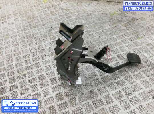 Педальный узел (педаль) на Nissan Primera (P12)