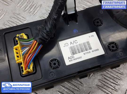 Блок управления печкой на Kia Ceed II (JD)