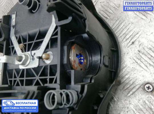 Подушка безопасности водителя (AirBag) на Nissan Pathfinder III (R51)