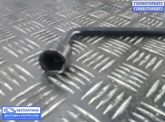 Ключ балонный на Toyota Harrier II (U30W)