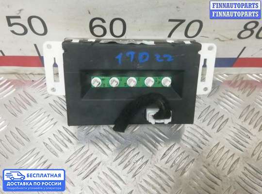 Дисплей бортового компьютера на Nissan Almera II N16