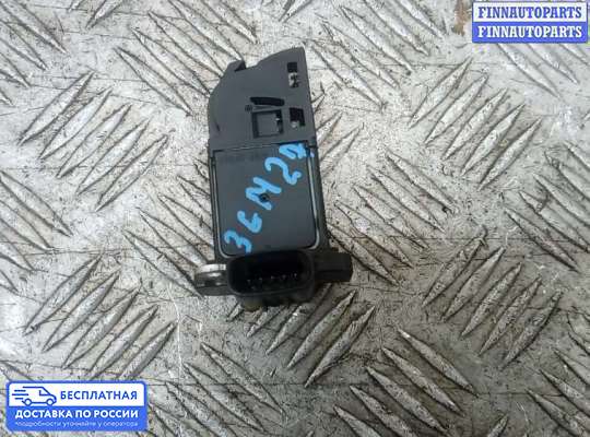 Датчик расхода воздуха (ДМРВ) на Toyota RAV4 III (XA30)