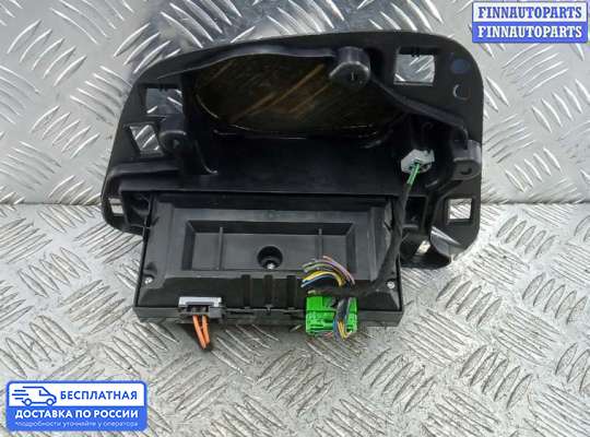 Дисплей бортового компьютера на Volvo XC60 I (Y20)