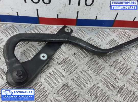 Петля капота на Chrysler Voyager IV (RG)