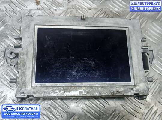 Дисплей бортового компьютера на Mercedes-Benz E (W212)