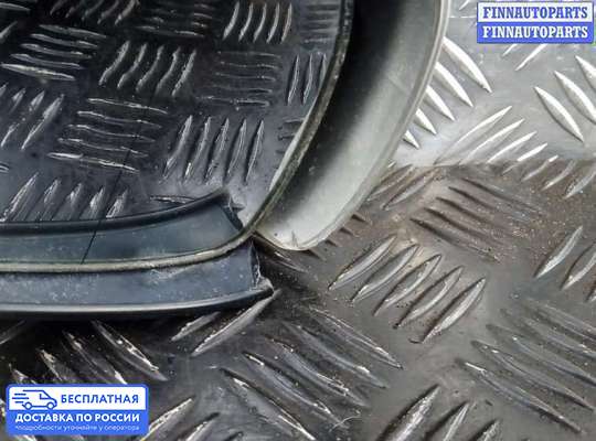 Зеркало боковое на Toyota Auris I (E150)