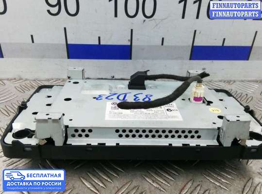 Дисплей бортового компьютера на Volkswagen Golf VII (5G)