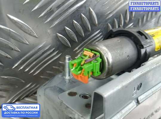 Подушка безопасности пассажира (AirBag) на Mercedes-Benz C (W204)