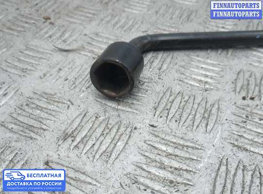 Ключ балонный на Nissan Primera (P12)