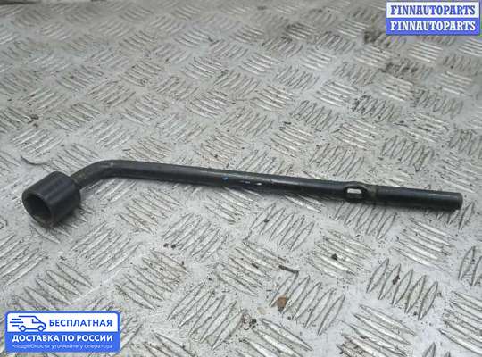 Ключ балонный на Nissan Primera (P12)