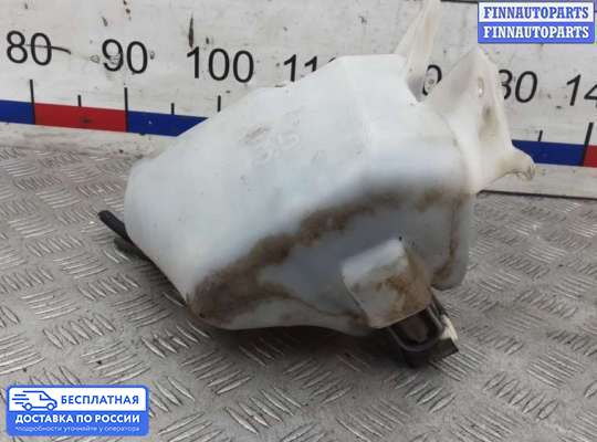 Бачок омывателя на Nissan Tino V10