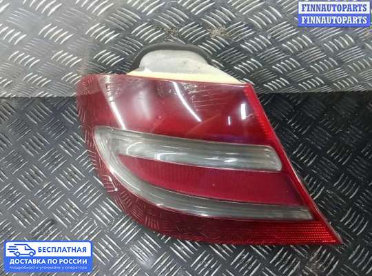 Фонарь задний на Mercedes-Benz CLK (W209)