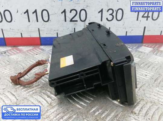 Блок управления печкой на Toyota Avensis II (T250)