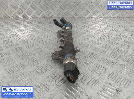 Рампа (рейка) топливная на Volkswagen Passat B7 (36)