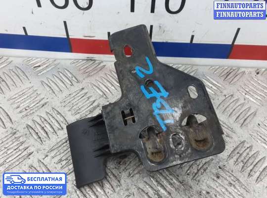 Замок капота на Volkswagen Polo Mk4 (6Q/9N3)