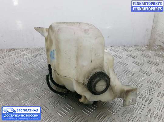 Бачок омывателя на Volkswagen Golf IV (1J)