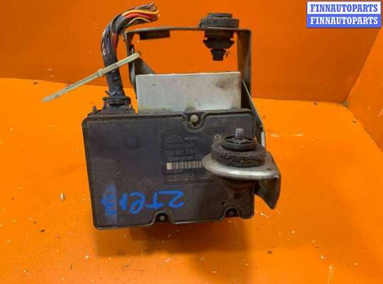 Блок ABS на Volkswagen Touareg I (7L)