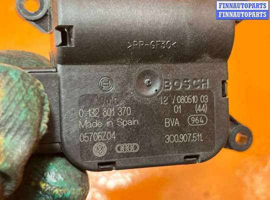 купить Моторчик заслонки печки на Volkswagen Caddy