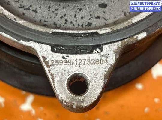 купить Помпа на Volkswagen Passat