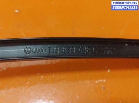 купить Направляющая стекла на Volkswagen Golf