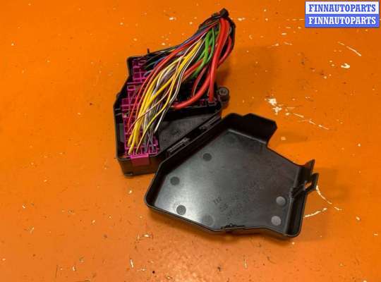 купить Блок предохранителей на Audi A4