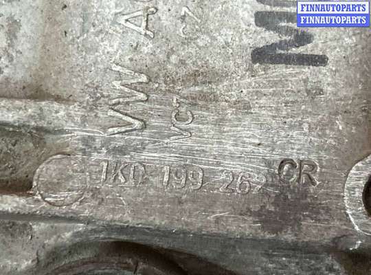 купить Подушка крепления двигателя на Volkswagen Passat