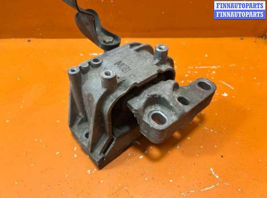 купить Подушка крепления двигателя на Volkswagen Passat