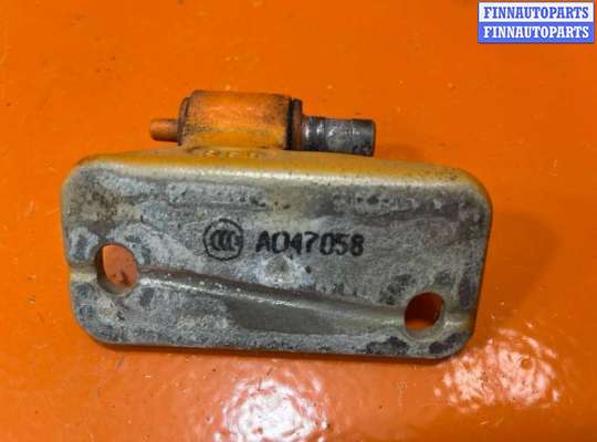 купить Петля двери на Volkswagen Crafter